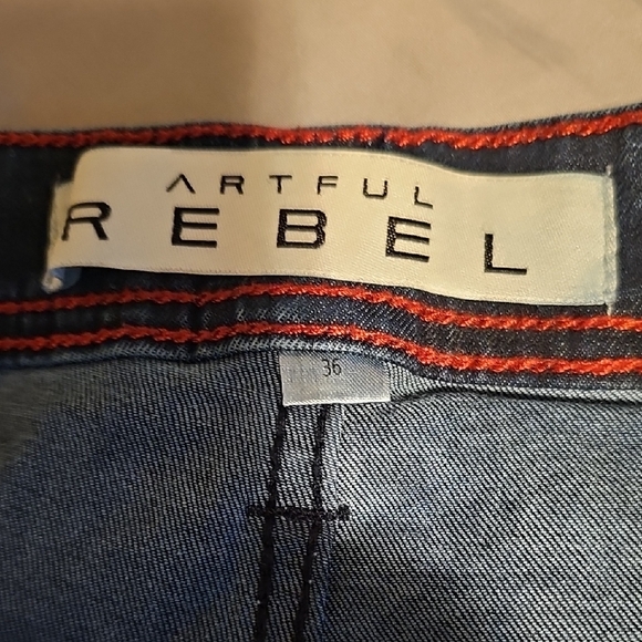 Artful Rebel Jean Shortd - Picture 4 of 5